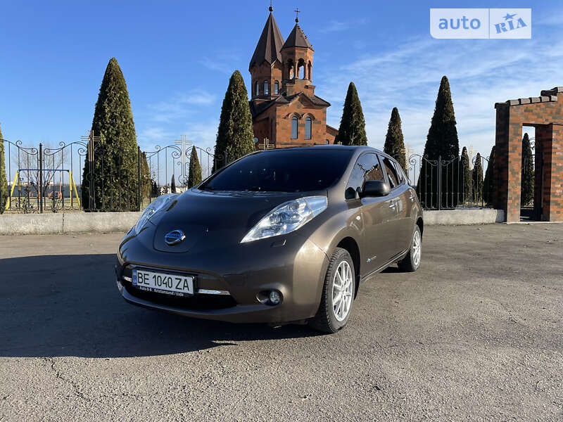 Хэтчбек Nissan Leaf 2016 в Николаеве