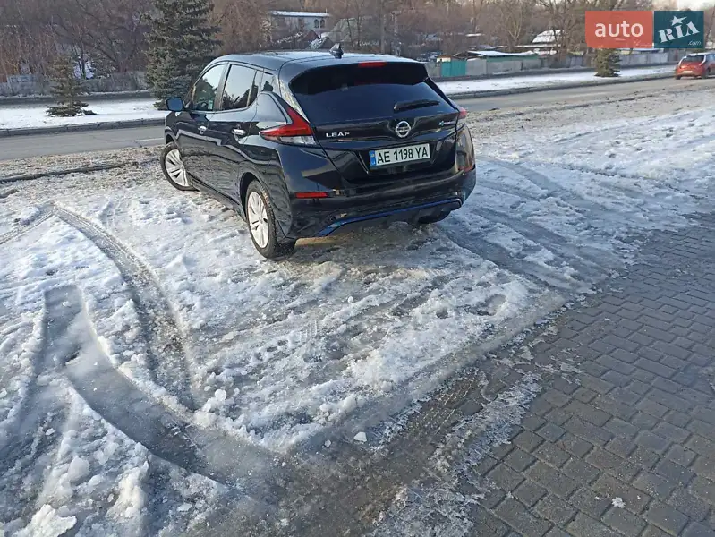 Хэтчбек Nissan Leaf 2021 в 