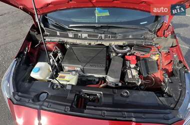 Хэтчбек Nissan Leaf 2018 в Киеве