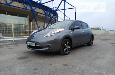 Хэтчбек Nissan Leaf 2014 в 