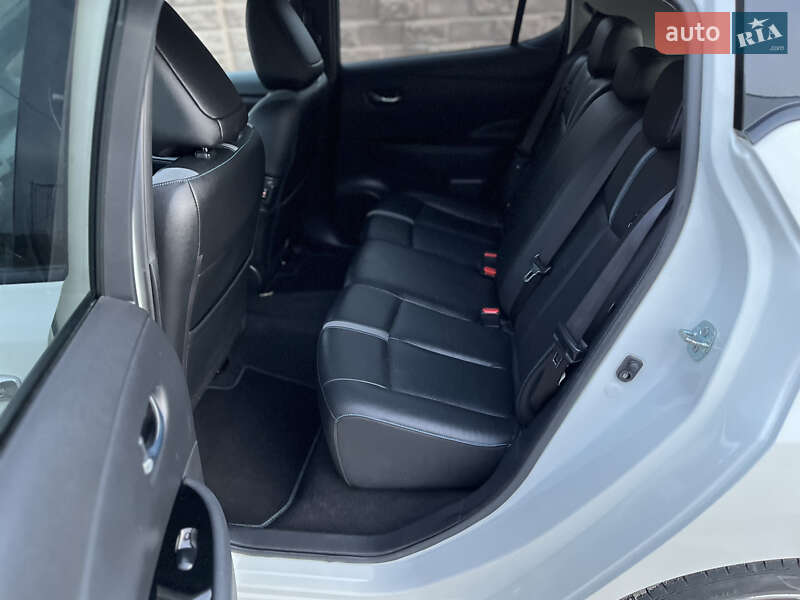 Хэтчбек Nissan Leaf 2018 в Ровно