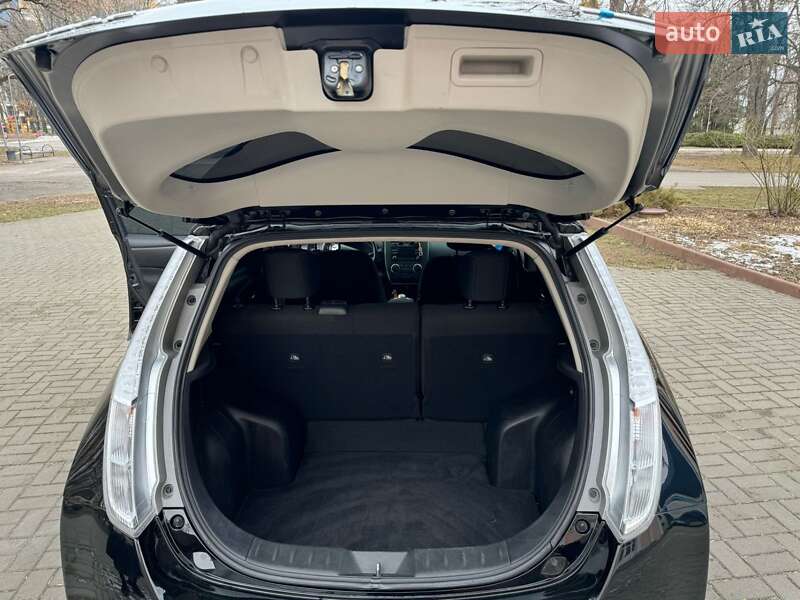 Хэтчбек Nissan Leaf 2014 в Полтаве