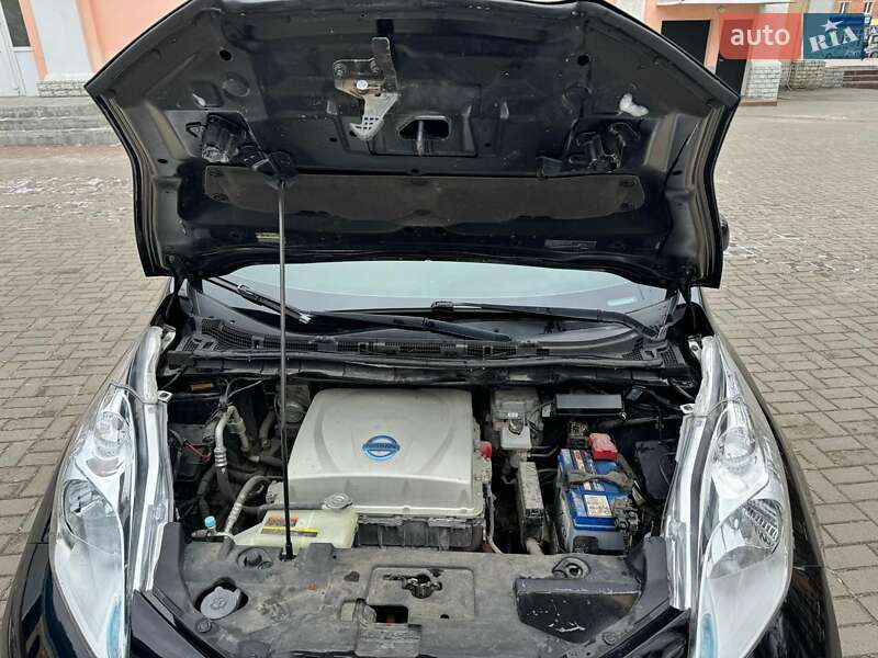 Хэтчбек Nissan Leaf 2014 в Полтаве