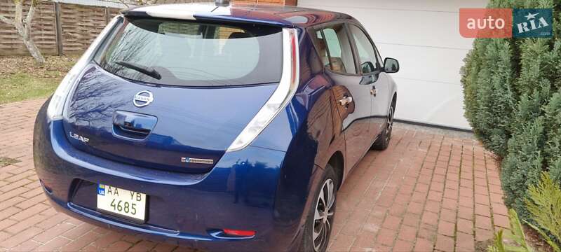 Хэтчбек Nissan Leaf 2016 в Киеве