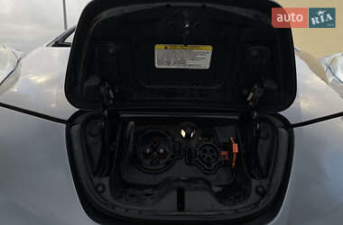 Хэтчбек Nissan Leaf 2014 в 