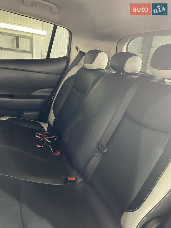 Хэтчбек Nissan Leaf 2014 в Черновцах