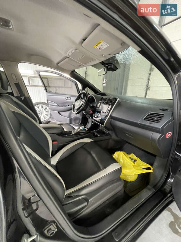 Хэтчбек Nissan Leaf 2014 в Черновцах