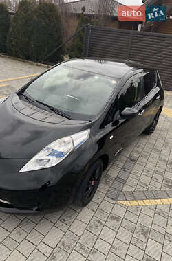 Хэтчбек Nissan Leaf 2016 в 