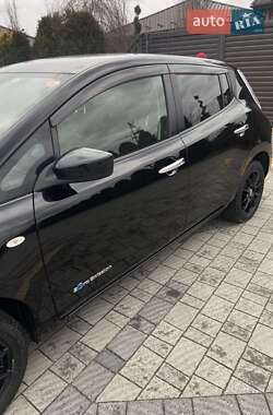 Хэтчбек Nissan Leaf 2016 в 