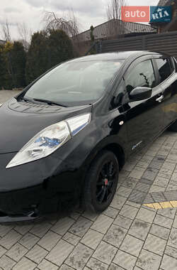 Хэтчбек Nissan Leaf 2016 в 