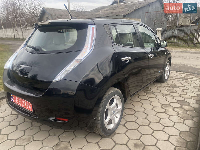 Хетчбек Nissan Leaf 2012 в Івано-Франківську