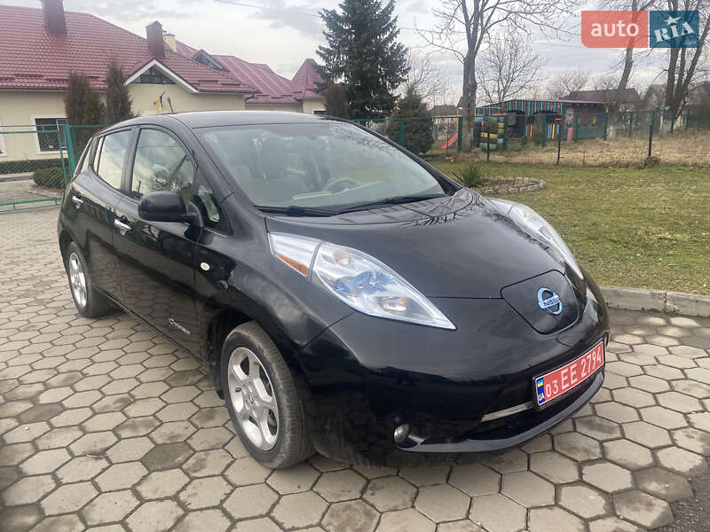Хетчбек Nissan Leaf 2012 в Івано-Франківську