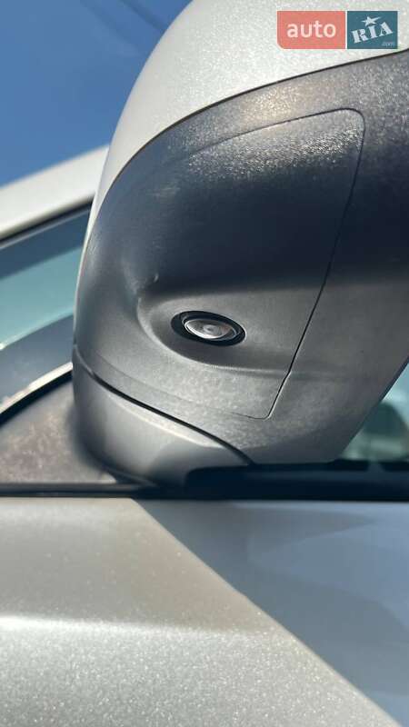 Хетчбек Nissan Leaf 2014 в Запоріжжі