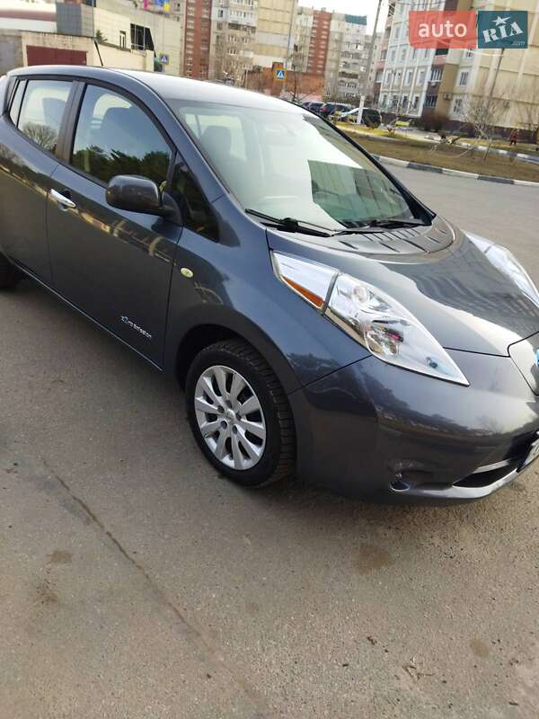 Хетчбек Nissan Leaf 2013 в Харкові