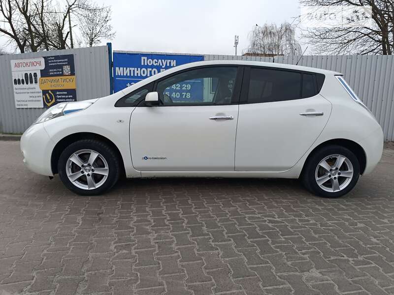 Хэтчбек Nissan Leaf 2016 в Ровно