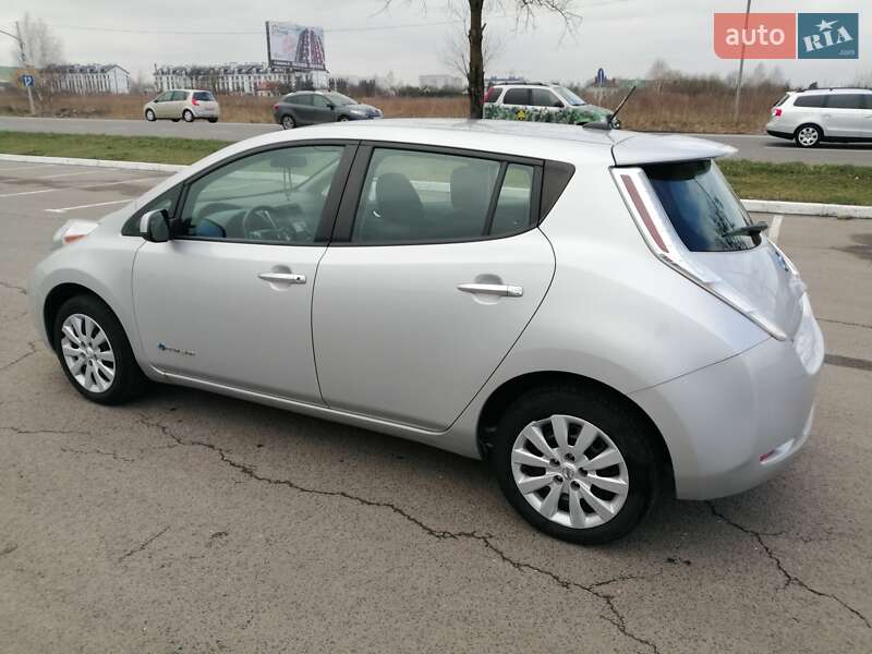 Хэтчбек Nissan Leaf 2015 в Луцке