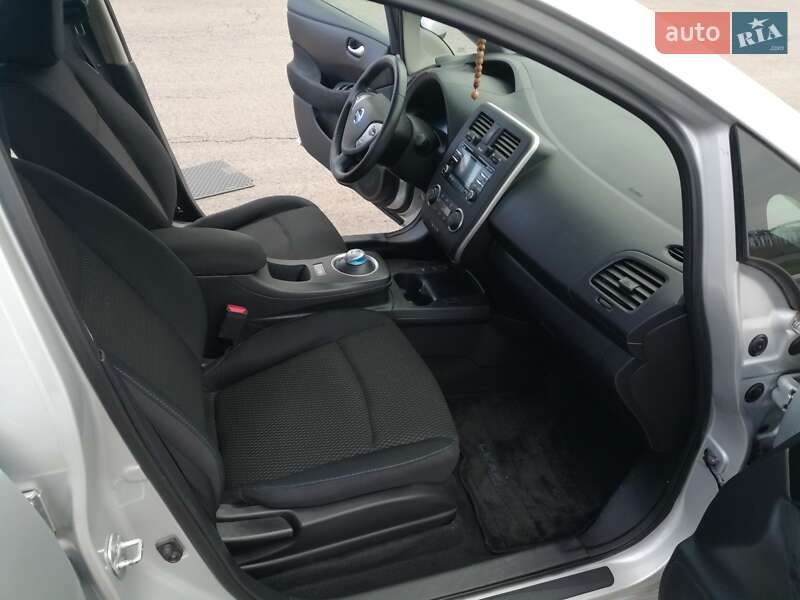 Хэтчбек Nissan Leaf 2015 в Луцке