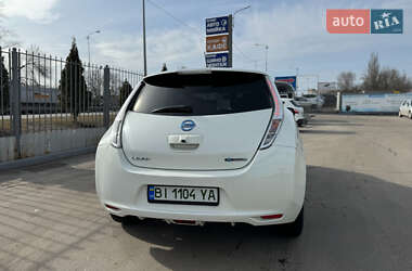 Хэтчбек Nissan Leaf 2015 в Полтаве