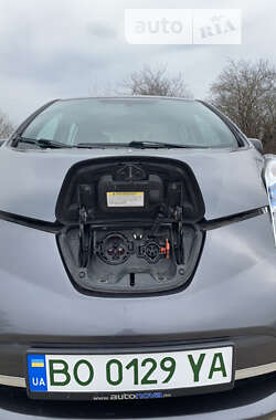 Хэтчбек Nissan Leaf 2013 в Чорткове