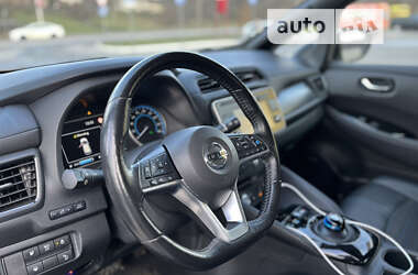Хэтчбек Nissan Leaf 2019 в 