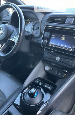 Хэтчбек Nissan Leaf 2019 в 