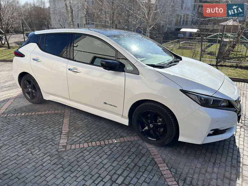 Хетчбек Nissan Leaf 2018 в Луцьку