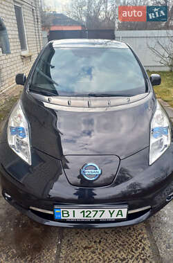 Хэтчбек Nissan Leaf 2013 в Полтаве