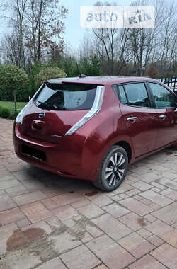 Хетчбек Nissan Leaf 2015 в Житомирі