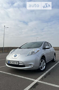 Хетчбек Nissan Leaf 2014 в Рівному