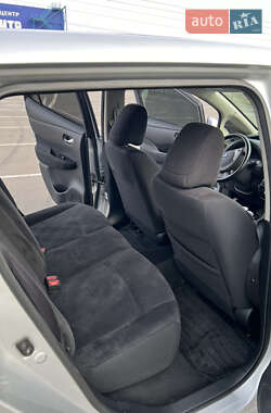 Хэтчбек Nissan Leaf 2014 в 