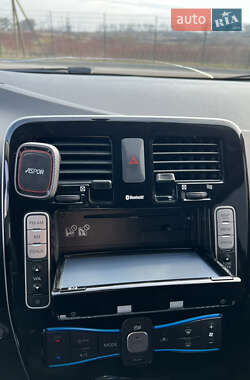 Хэтчбек Nissan Leaf 2014 в 