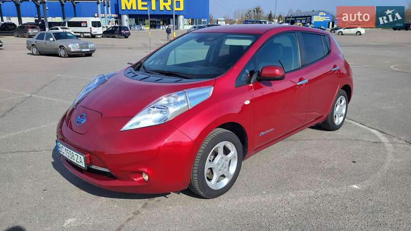 Хэтчбек Nissan Leaf 2016 в Львове