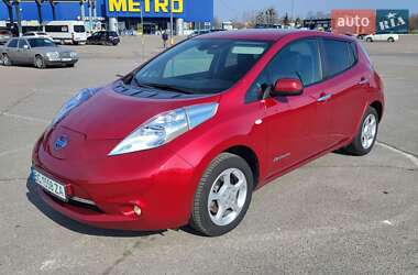 Хэтчбек Nissan Leaf 2016 в 