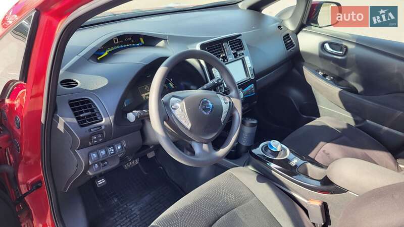 Хэтчбек Nissan Leaf 2016 в Львове