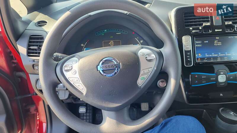 Хэтчбек Nissan Leaf 2016 в Львове