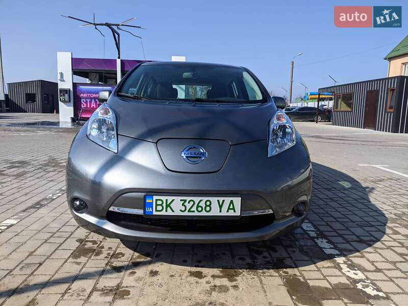 Хэтчбек Nissan Leaf 2016 в Ровно