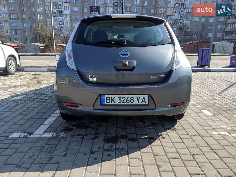 Хэтчбек Nissan Leaf 2016 в Ровно