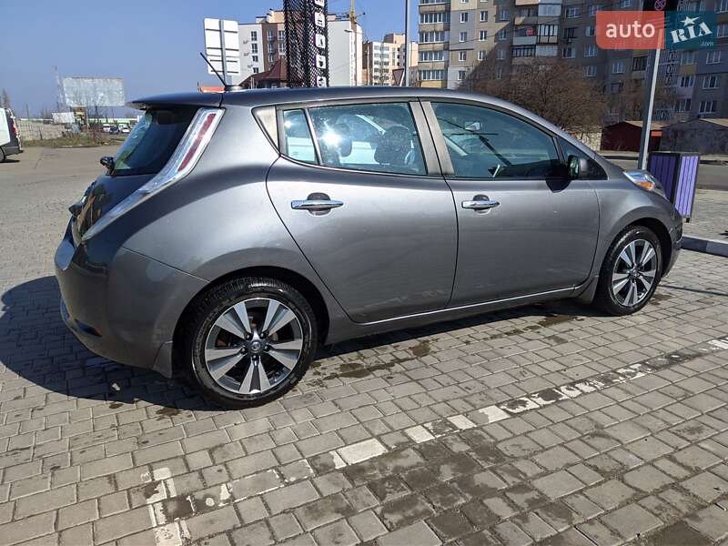 Хэтчбек Nissan Leaf 2016 в Ровно