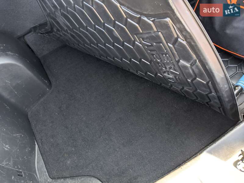 Хэтчбек Nissan Leaf 2016 в Ровно