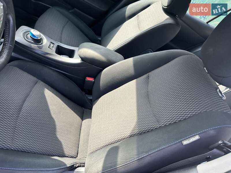 Хэтчбек Nissan Leaf 2014 в Львове