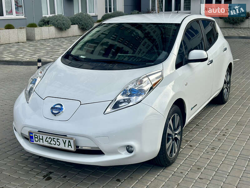 Хэтчбек Nissan Leaf 2014 в Одессе