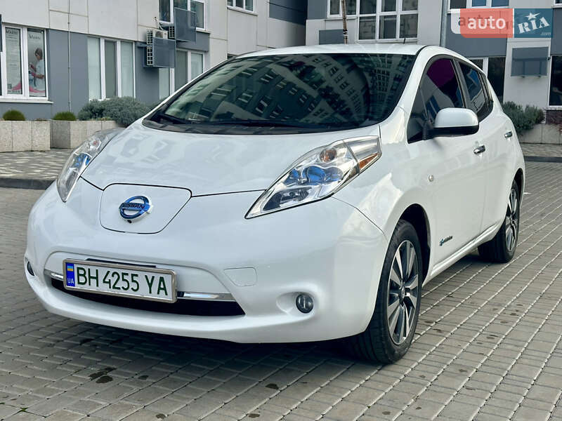 Хэтчбек Nissan Leaf 2014 в Одессе