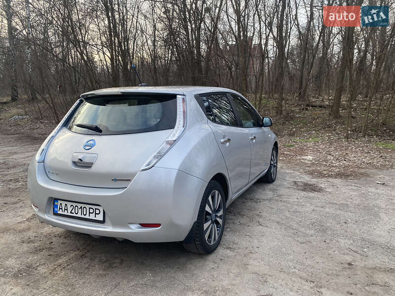 Хэтчбек Nissan Leaf 2013 в Киеве