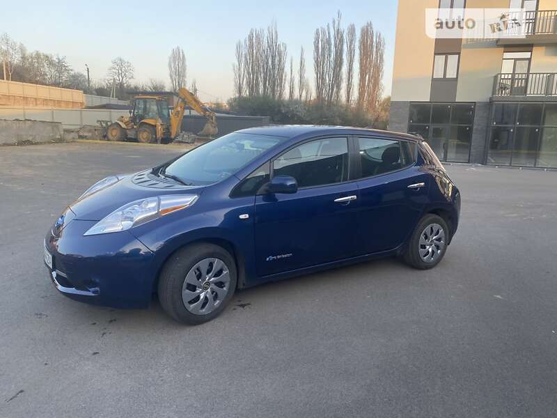Хетчбек Nissan Leaf 2016 в Ужгороді
