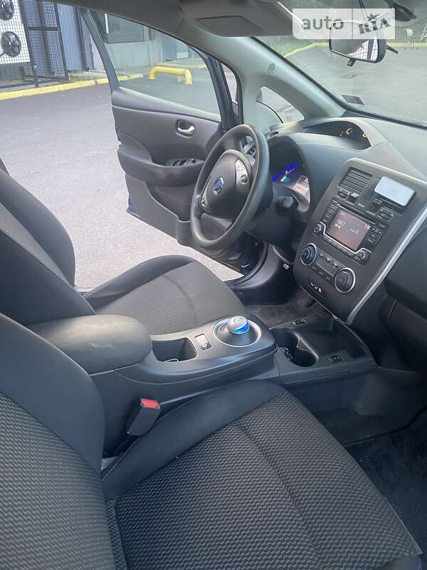 Хетчбек Nissan Leaf 2016 в Ужгороді