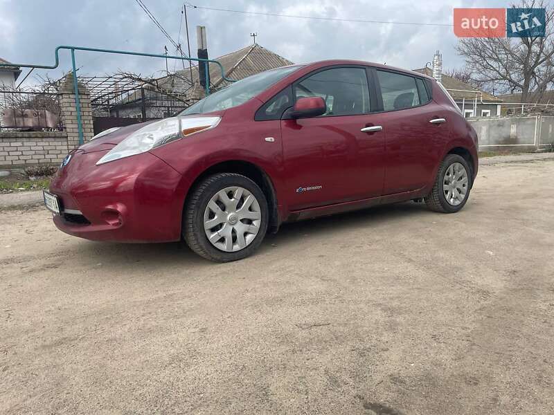 Хетчбек Nissan Leaf 2015 в Миколаєві