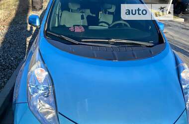 Хэтчбек Nissan Leaf 2011 в Днепре