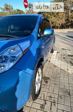 Хэтчбек Nissan Leaf 2011 в Днепре