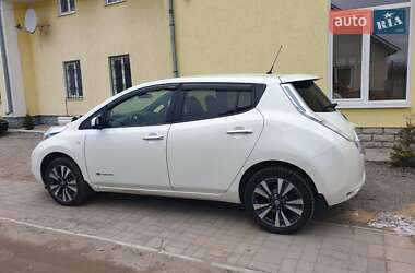 Хэтчбек Nissan Leaf 2017 в 