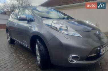 Хэтчбек Nissan Leaf 2014 в 